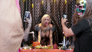 XXX Halloween of sumptuous pornstar Bonnie Rotten with tattooed body