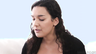 Masseur's hands turn on Arab girl in hijab and she initiates sex | XXX Video on AllSex.XXX