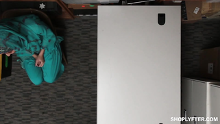 Security officer punishes Arab shoplifter in green hijab in XXX way | XXX Video on AllSex.XXX