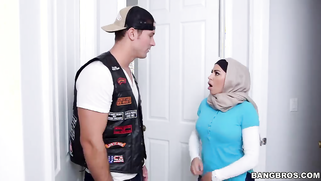 Arab girl Mia Khalifa in hijab and stepmom Julianna Vega enjoy sex | XXX Video on AllSex.XXX