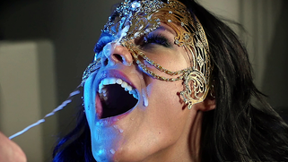 Girl masturbates imagining the video where big XXX log drills pussy