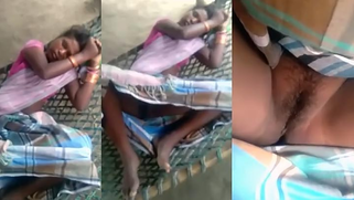 Village aunty show her sexy pussy / Desi Home Sex vids