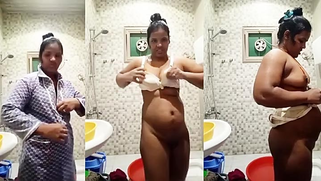 Bitchy Desi beauty gets naked and dressed in sex show on XXX camera