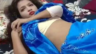 Desi babe uses mouth to make sex partner's cock hard before chudai