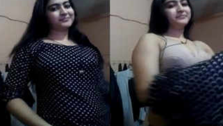 XXX Pakistani waitress gets chudai flaunting her sex pride - Desi tits