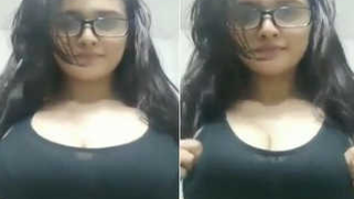 Nerdy Desi babe with big natural tits is ready for chudai fun