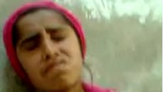 Solo chudai video of cute Desi teen stuffing XXX pussy with cucumber