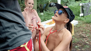 Marathon runner enjoys blowjob by nude Ella Hughes and Tina Kay in turn