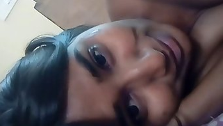 Beautiful Indian girl films on camera XXX body perfect for chudai