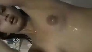 Indian teen records for friend XXX clip of how she relaxes in shower