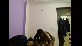 Pretty Indian hooker has chudai with client in XXX cowgirl position