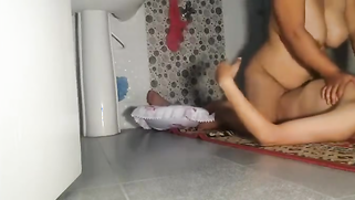 Chubby Desi housewife actively rides lover's XXX prick in bathroom