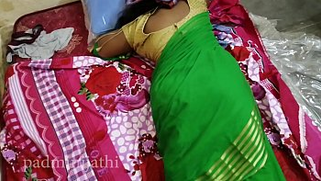 Indian XXX sex babhi in green saree with big ass