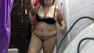 Caught chubby aunt hairy pussy while bathing on XXX cam | XXX Video on AllSex.XXX