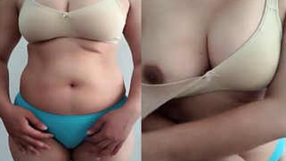 Indian housewife excellently strips showing off her XXX saggy tits