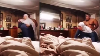 Saudi aunty with hijab fuck with indian bull