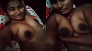 Indian teen completely obeys fans asking her to divulge XXX nipples