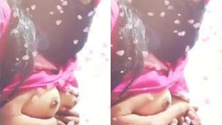 Indian chick with hidden face takes XXX boobs to light on a phone camera