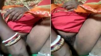 Desi diva bares her XXX hole and masturbates it with sex toy on camera