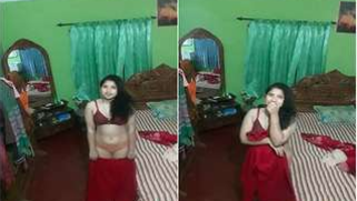 Indian girl grew up but had no boyfriend so she pinches XXX nipples alone