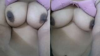 Desi model is XXX striptease performer and cameraman simultaneously