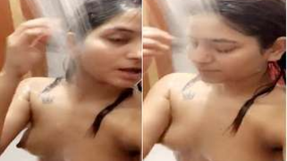 Teen Indian interested in broadcasting her XXX showering worldwide