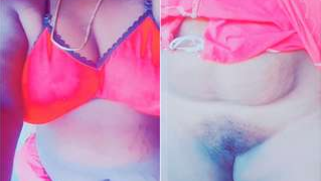 Desi model touches her XXX twins under pink bra and films her slit