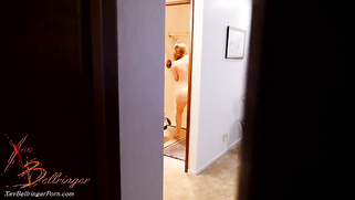 Cunning guy finds way to lure mom Xev Bellringer into nude affair | XXX Video on AllSex.XXX