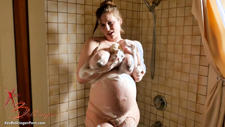 Nude and pregnant mom Xev Bellringer covers curvy body with lather | XXX Video on AllSex.XXX