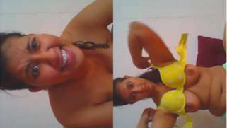 Spicy Desi girl exposes XXX naked body and then puts her clothes on