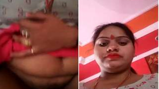 Amateur Desi porn actress flashes her hairy cunt and spreads XXX labia | XXX Video on AllSex.XXX