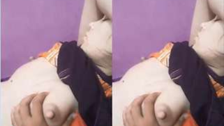 Indian colleen opens her XXX boobs and man plays with them on camera