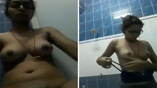 Indian bookworm films for BF how she fingers hairy XXX twat in bath