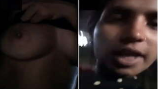 Good-looking Desi gal flashes tits and XXX cunny during video call