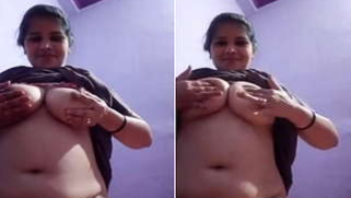 Indian BBW teen grabs XXX melons and actively fingers own wet peach