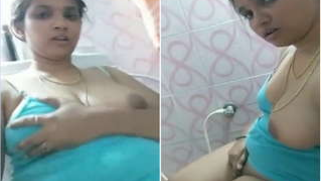 Chesty Indian housewife sneaks in bathroom for quick XXX solo fun