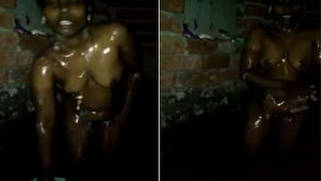 Joyful and nude Desi gal washes XXX body while BF films this on cam