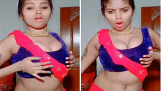 Classy Indian minx with nice XXX curves seductively dances at home