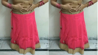 Good-looking Indian dancer during performance flashes small XXX tits