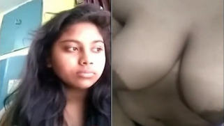 Wonderful natural tits are one of the reasons for subscribing Desi babe