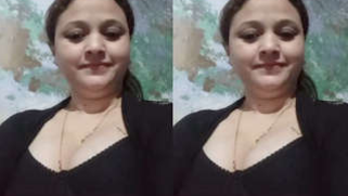 No problems for Indian woman to take XXX clothes off in sex video