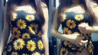 Desi XXX whore takes her flower dress off and demonstrates sex parts