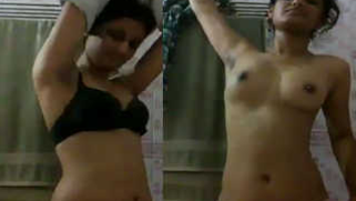 Desi girl strips down on XXX camera and gives her sex zones away