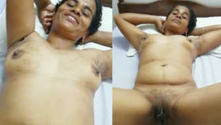 Desi MILF unveils her XXX body for a sex video by her boyfriend