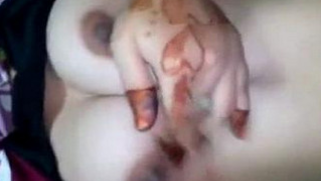 Ensnaring Desi female flashes her XXX boobs in close-up sex shooting