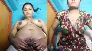 Desi wife exposes her sex titties on a camera and touches XXX slit