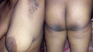 Woman demonstrates her hairy XXX armpits and other sex parts in Desi show