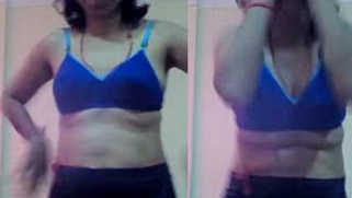 Indian woman dances on sex camera and deletes her blue XXX bra
