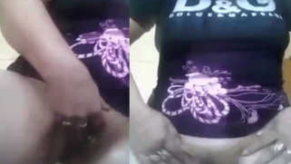 Female has XXX fanny and pussy to expose and rub in her solo sex show