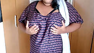 Teen Indian BBW exposes her sex appealing body and huge XXX boobies